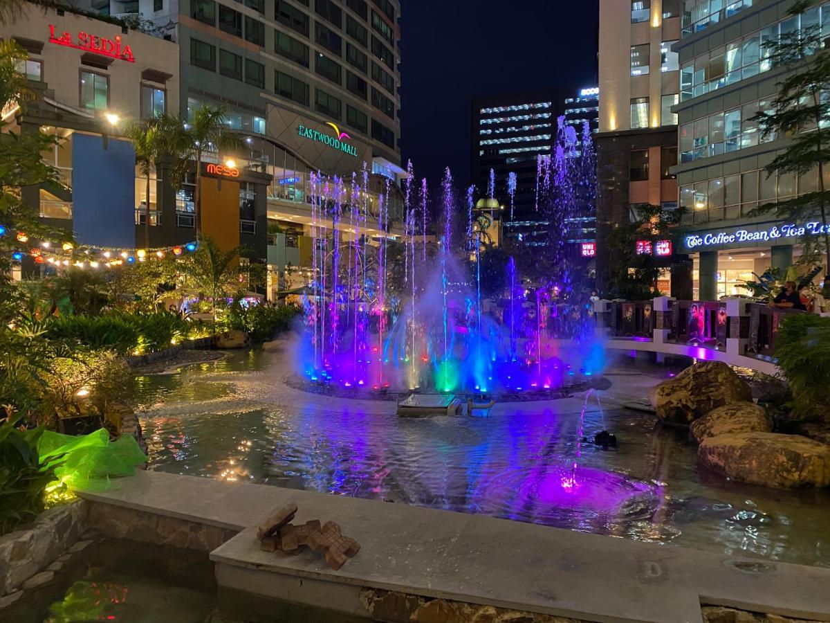 Classy 2Br Suite At Eastwood City With Pool And City Skyline View Manila Bagian luar foto