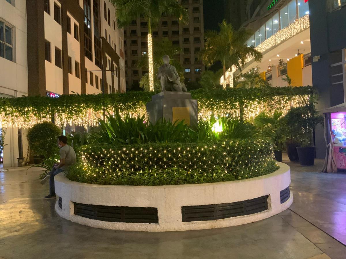 Classy 2Br Suite At Eastwood City With Pool And City Skyline View Manila Bagian luar foto