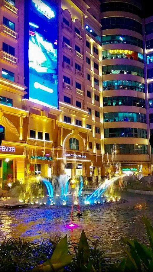 Classy 2Br Suite At Eastwood City With Pool And City Skyline View Manila Bagian luar foto