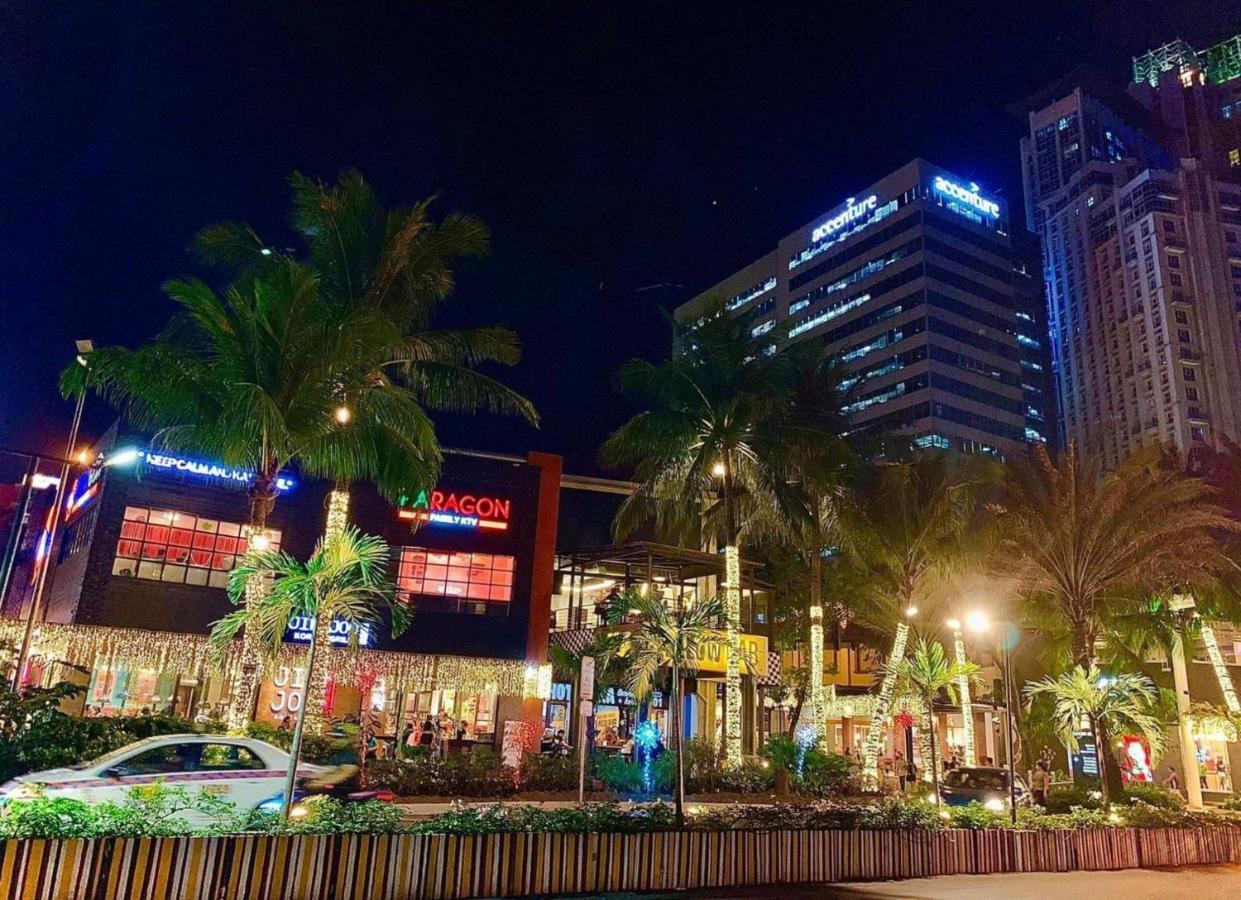 Classy 2Br Suite At Eastwood City With Pool And City Skyline View Manila Bagian luar foto