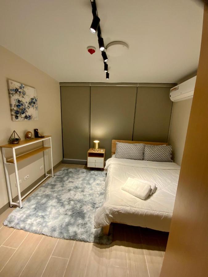 Classy 2Br Suite At Eastwood City With Pool And City Skyline View Manila Bagian luar foto