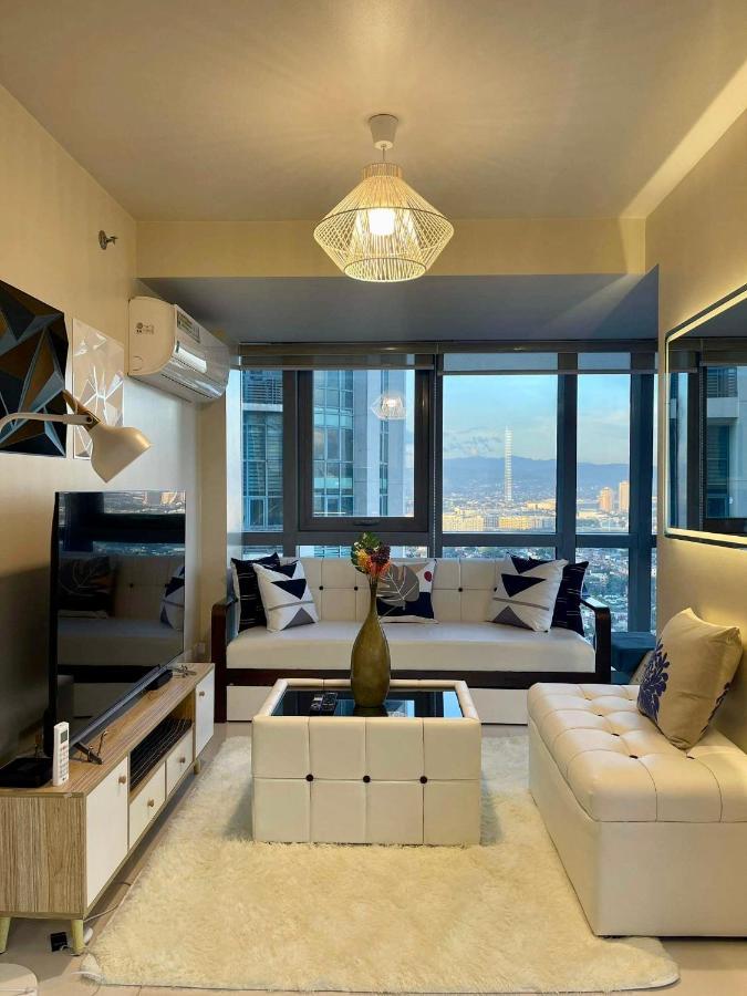 Classy 2Br Suite At Eastwood City With Pool And City Skyline View Manila Bagian luar foto