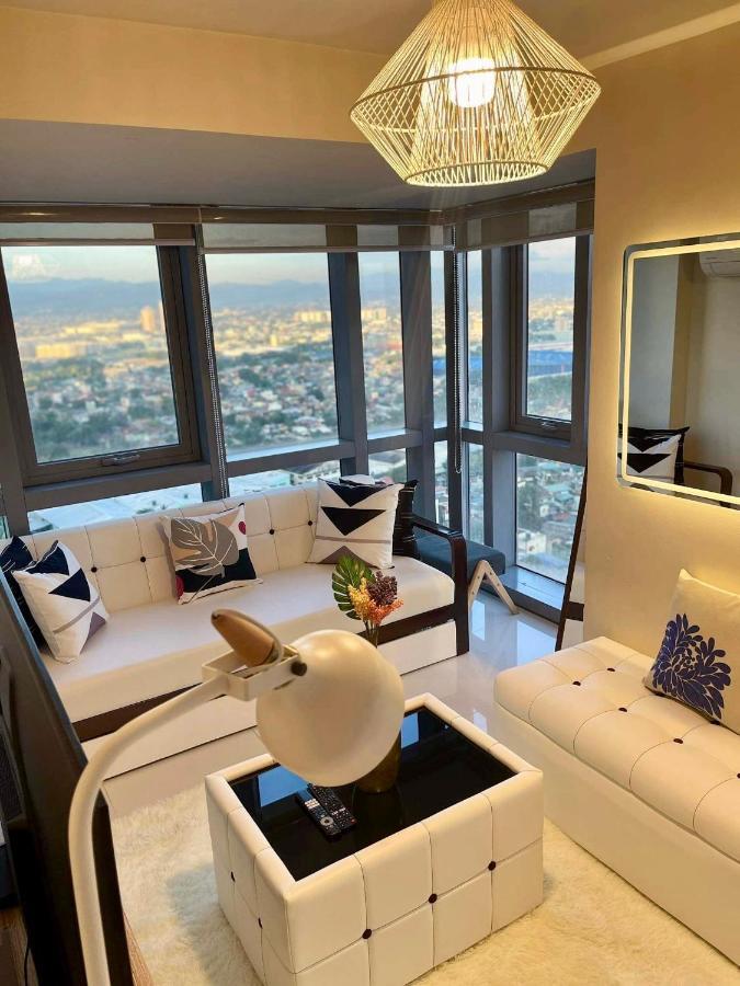 Classy 2Br Suite At Eastwood City With Pool And City Skyline View Manila Bagian luar foto