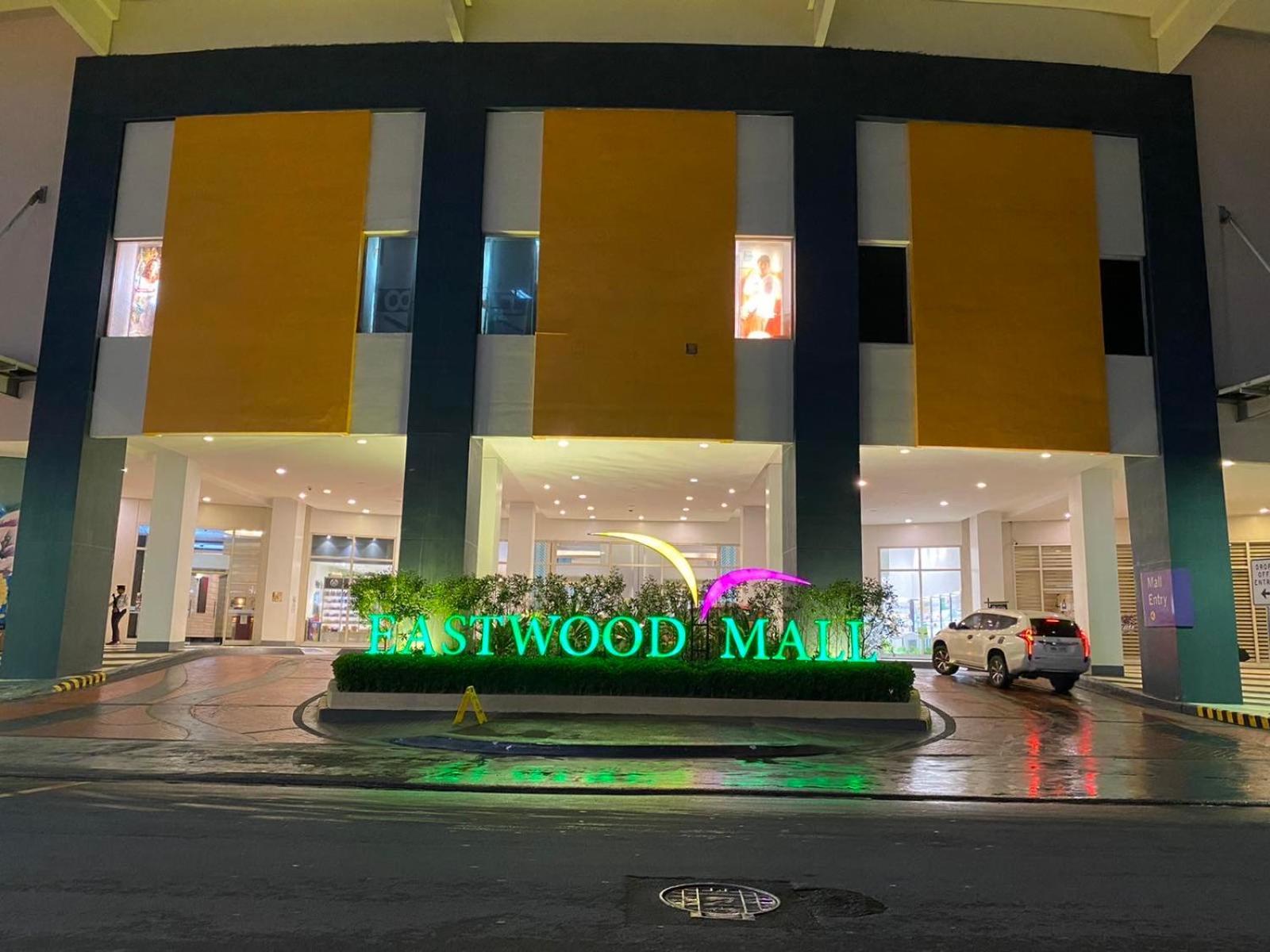 Classy 2Br Suite At Eastwood City With Pool And City Skyline View Manila Bagian luar foto