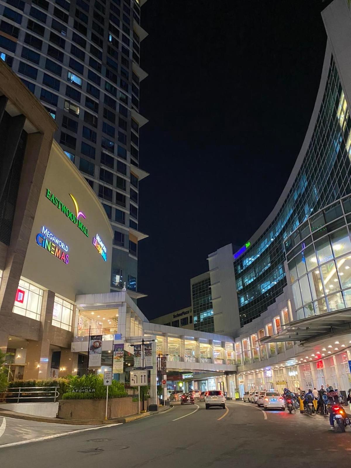 Classy 2Br Suite At Eastwood City With Pool And City Skyline View Manila Bagian luar foto